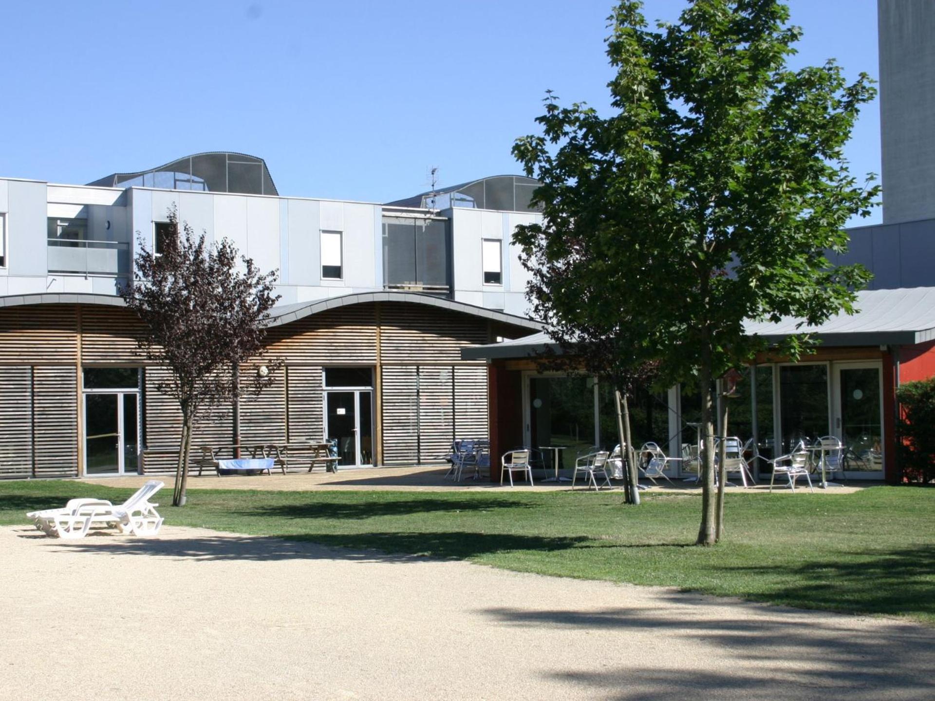 Auberge De Jeunesse Hi Grenoble Échirolles Exterior foto